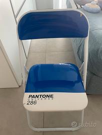 Sedia pieghevole Pantone blu