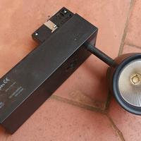 Faretti ZUMTOBEL su binari elettrificati