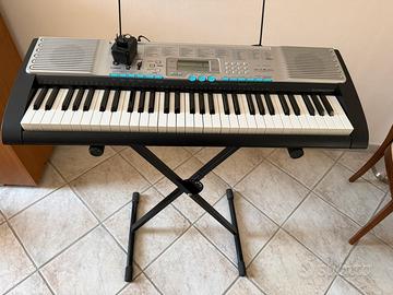 Pianola Casio LK-220 tasti luminosi con stand