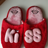Pantofole spiritose Kiss / Bacio