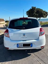 RENAULT CLIO 2011