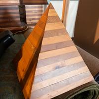 LAMPADA PIRAMIDALE DESIGN