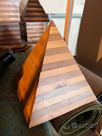 LAMPADA PIRAMIDALE DESIGN