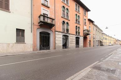 NEGOZIO A BAGNOLO MELLA