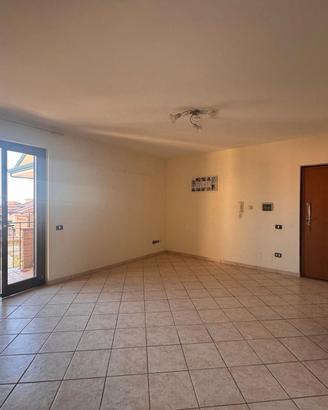 Appartamento 4 vani con box - vitulazio