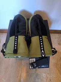 Muffole Oakley XS/S nuove sci/snowboard