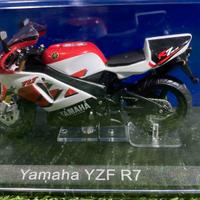 Modellino Moto Yamaha YZF R7 - 1:24