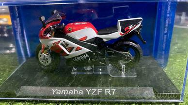 Modellino Moto Yamaha YZF R7 - 1:24