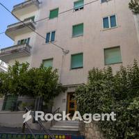 APPARTAMENTO IN STABILE SIGNORILE CON ASCENSORE