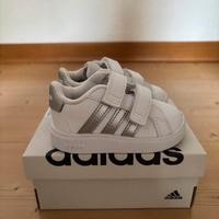 Scarpe Adidas bambino misura 19