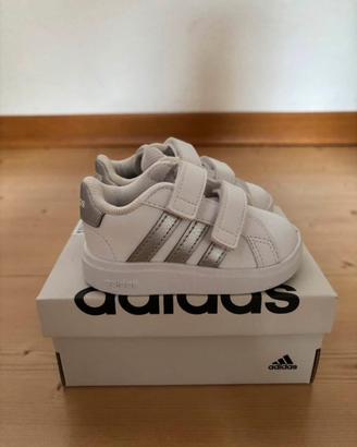 Scarpe Adidas bambino misura 19