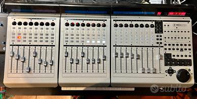 Mackie MCU PRO + 2 MCU XT Pro