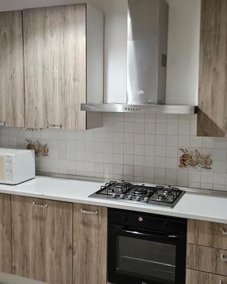 Cucina usata completa di elettrodomestici