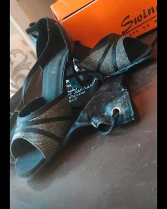 scarpe da ballo con brillantini 