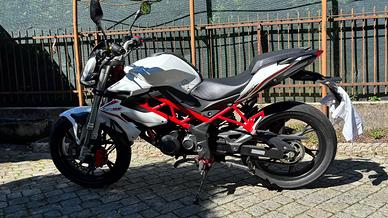 Benelli tnt 125