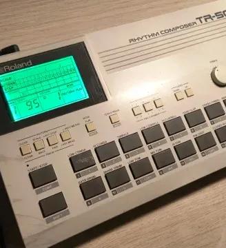Roland TR-505 modificata con backlight