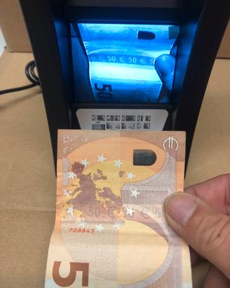 Verificatore di banconote