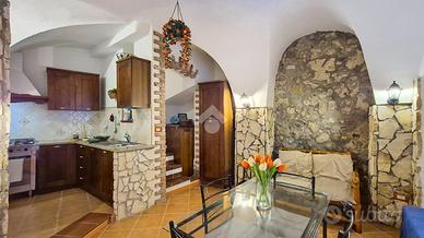 3 LOCALI A CASTELSARDO