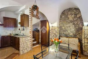 3 LOCALI A CASTELSARDO