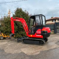 E277 - Escavatore Hitachi 30q cabinato
