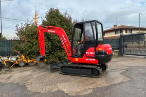 E277 - Escavatore Hitachi 30q cabinato