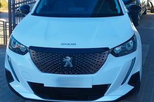 Peugeot 2008 BlueHDi 130 S&S EAT8 Allure Pack
