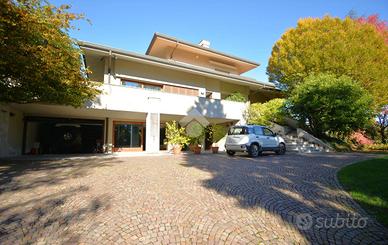 VILLA SINGOLA A PALAZZAGO