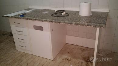 Tavolo da lavoro con cassettiera e portasacchi