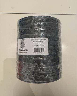 Striscia schermante per recinzioni