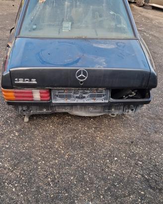 Mercedes Benz 190 e w201 2.0 8v per ricambi (2a)