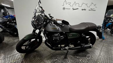 Moto Guzzi V7 Stone Centenario