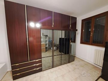 Armadio Doimo con specchi e cassettiera – L 282 cm