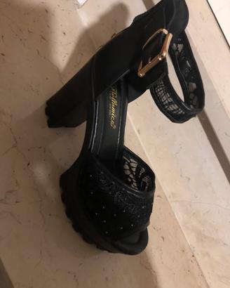 Sandali con pizzo con tacco