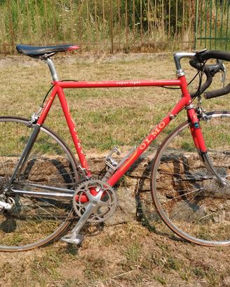 Bicicletta da corsa vintage olmo