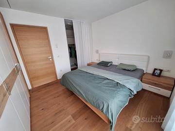 Letto matrimoniale legno alta qualità con comodini