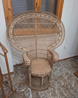 Poltrona in midollino o vimini intrecciato