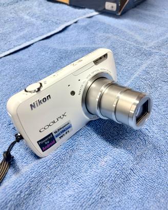 Nikon Coolpix S800c - Android - Wi-Fi.