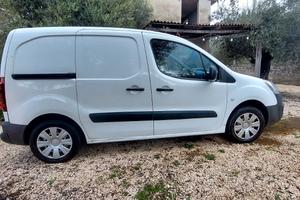 Citroen berlingo(pemuta con furgone più grande)