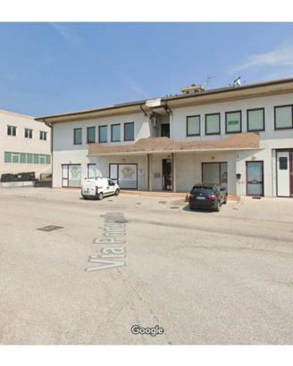 Uffici vicino al casello autostradale