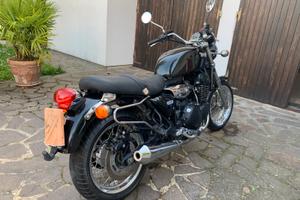 Moto Triumph modello Legend 900