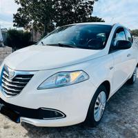 Lancia Ypsilon 1.2 - IDEALE X NEOPATENTATI - 2011