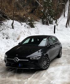 Mercedes-Benz CLA 220 d Shooting Brake nera