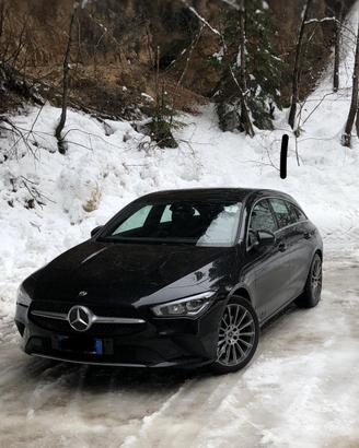 Mercedes-Benz CLA 220 d Shooting Brake nera