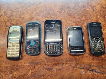 Lotto 5 Telefoni vintage