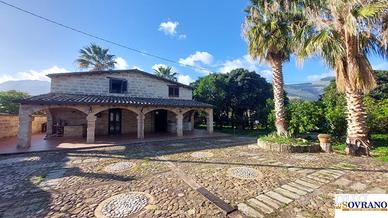 SPLENDIDO CASALE IN PIETRA IN ZONA CARINI