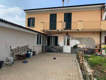 MORTARA VIC.: CASA INDIPENDENTE DI 4 LOCALI,BOX E