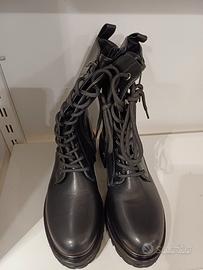 Anfibi da donna neri

