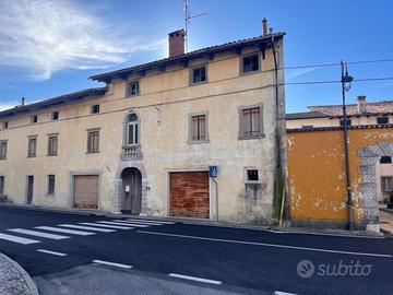 CASA TRICAMERE DA RISTRUTTURARE DALLE AMPIE POT...