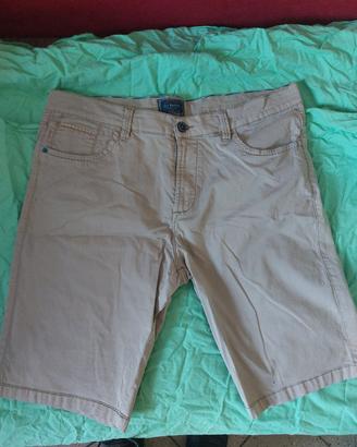 Pantaloncini corti bermuda 