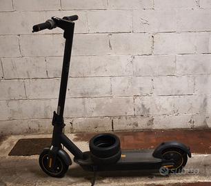 Monopattino elettrico NINEBOT SEGWAY MAX G30 E II
